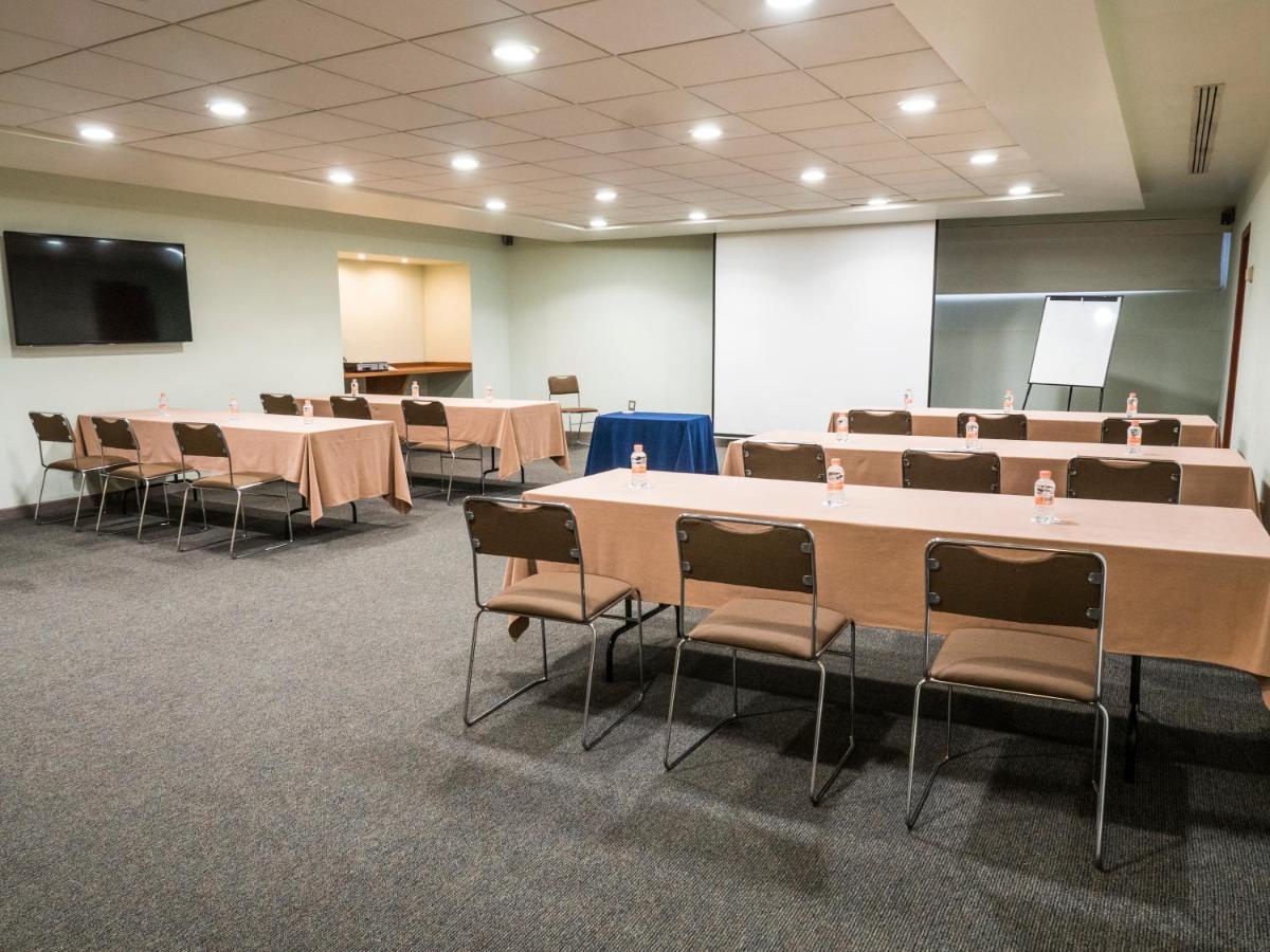 Hotel Mercury Inn Querétaro Zewnętrze zdjęcie