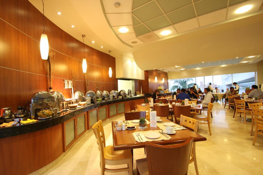 Hotel Mercury Inn Querétaro Zewnętrze zdjęcie