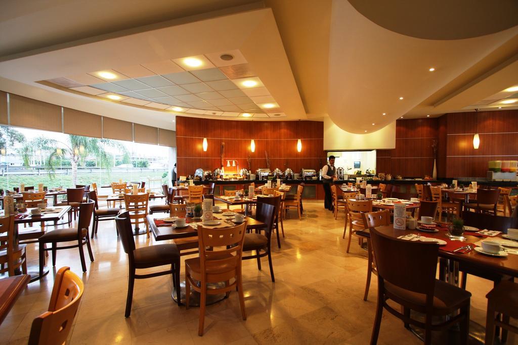 Hotel Mercury Inn Querétaro Zewnętrze zdjęcie