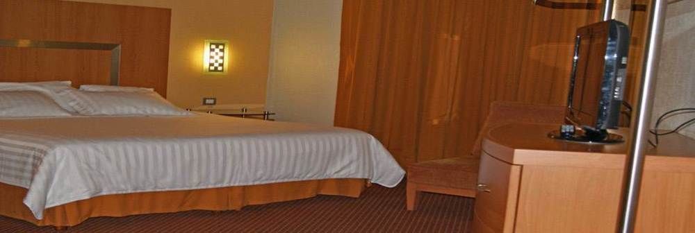 Hotel Mercury Inn Querétaro Zewnętrze zdjęcie