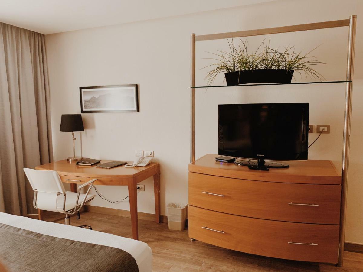 Hotel Mercury Inn Querétaro Zewnętrze zdjęcie