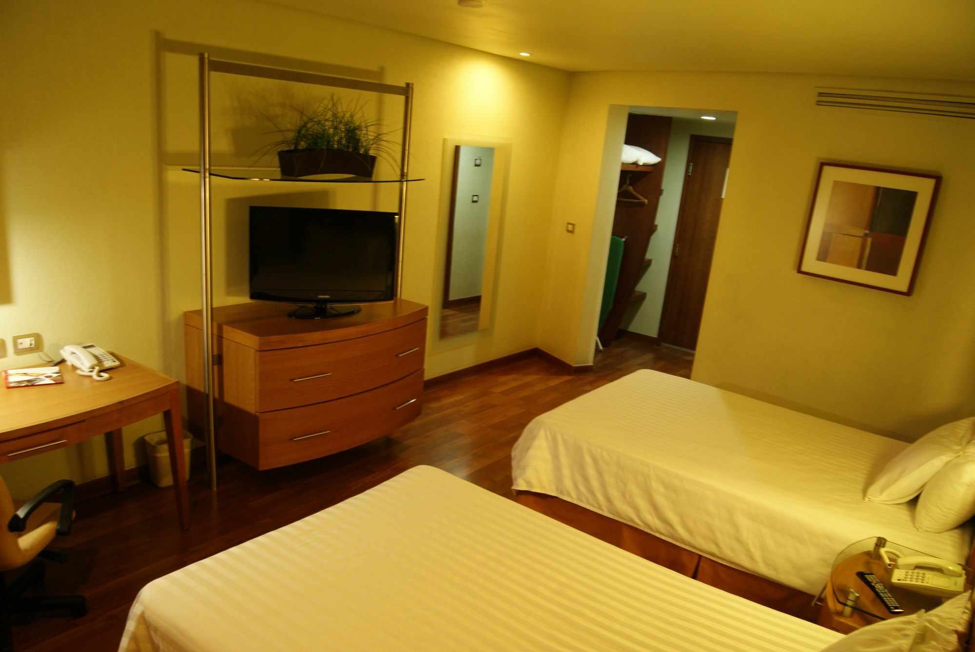 Hotel Mercury Inn Querétaro Zewnętrze zdjęcie