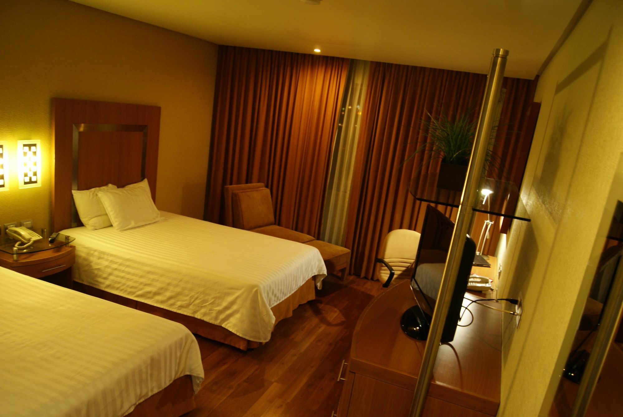 Hotel Mercury Inn Querétaro Zewnętrze zdjęcie